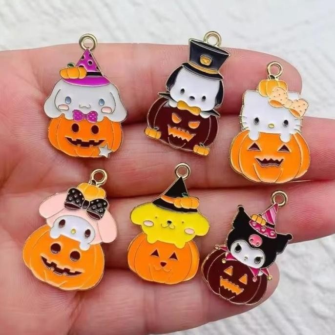 

] Charm enamel alloy pendant sanrio halloween bandul kalung gelang keychain kuromi cinnamoroll