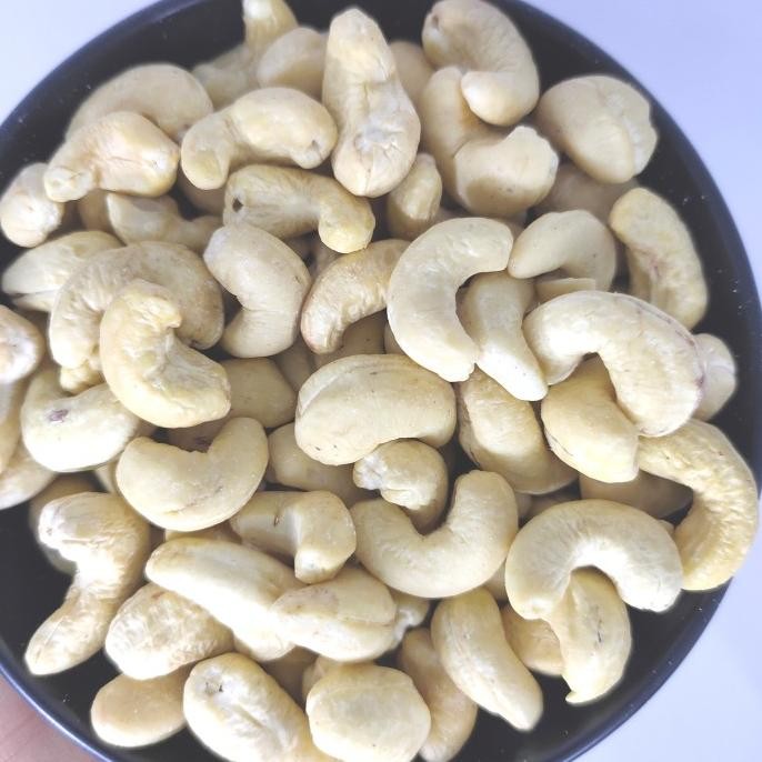 

1kg Kacang Mede - Mete - Mentah - Raw Cashew - Jumbo - Utuh Sulawesi IQB