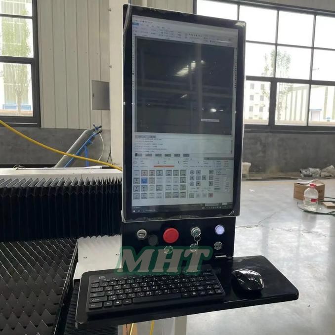 Terlaris Metal Cutting Cnc Laser Raycus Mesin Potong Laser Logam Besi Stainles Cnc 1500W Ready Stok