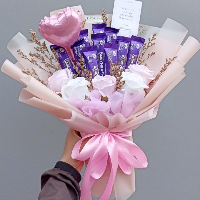 

Buket Bunga Snack | Snack Bouquet | Buket Cokelat | Buket Wisuda Terlaris