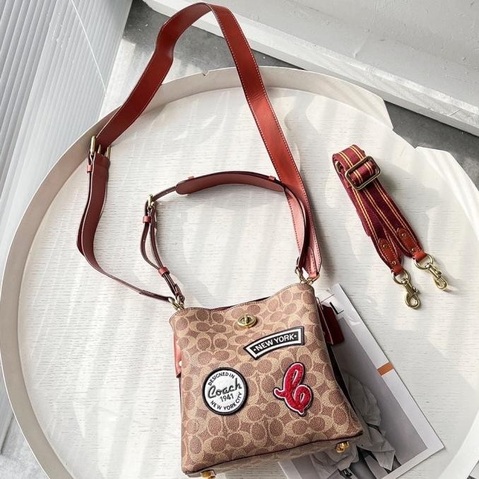 Sale Willow Bucket Bag In Signature Canvas With Patches C6868