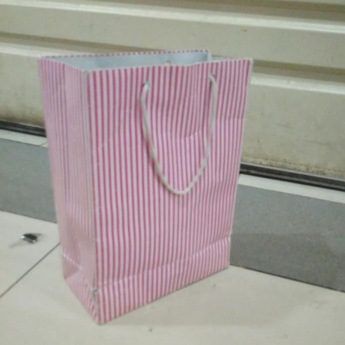 

paper bag buku salur /isi 12pcs /terlaris dan murah murah