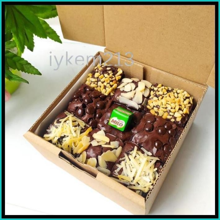 

FUDGY BROWNIES PANGGANG 9SEKAT 10X10CM / BROWNIES COKLAT PANGGANG / HAMPERS RAMADHAN / HAMPERS LEBARAN / HAMPERS IDUL FITRI