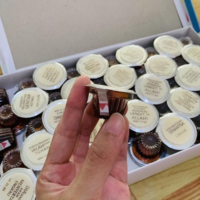 

Hosti Ayat Roti Perjamuan Manna + Anggur cup Perjamuan Kudus - 1 box L24T