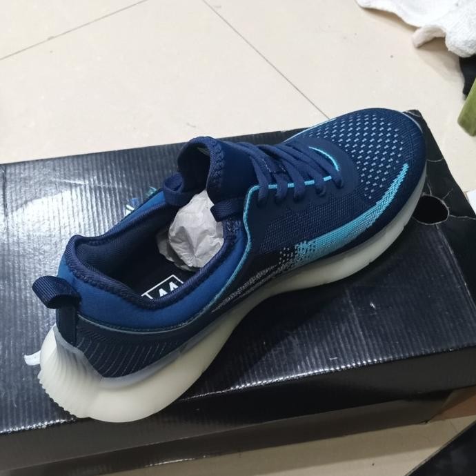 Sepatu olahraga TNI AL jatah terbaru/Sepatu Poral jatah terbaru