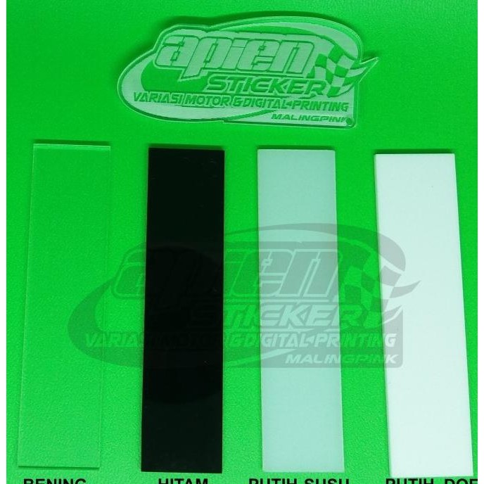 

redi ya kk AKRILIK NAME TAG / BAHAN PAPAN NAMA AKRILIK UK. 8 X 2 Cm, WARNA PUTIH