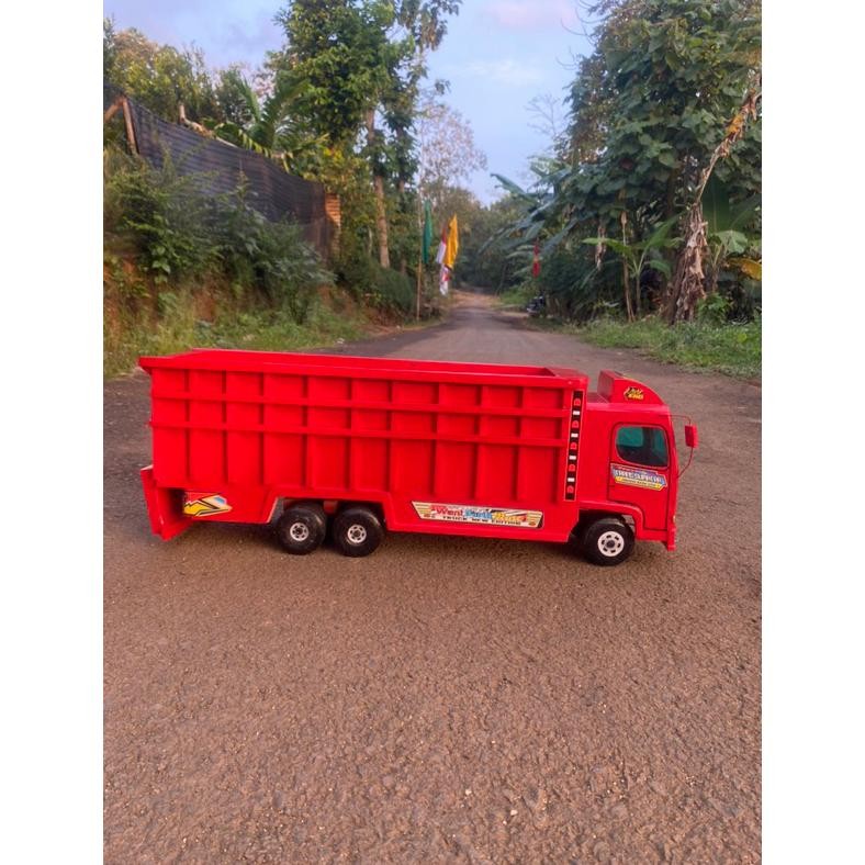 Mainan anak truk oleng fuso tronton ukuran besar terbuat kayu dan triplek