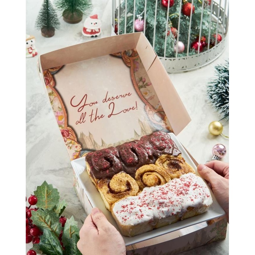 

Carols Fat Cinnamon Rolls - Christmas Hampers