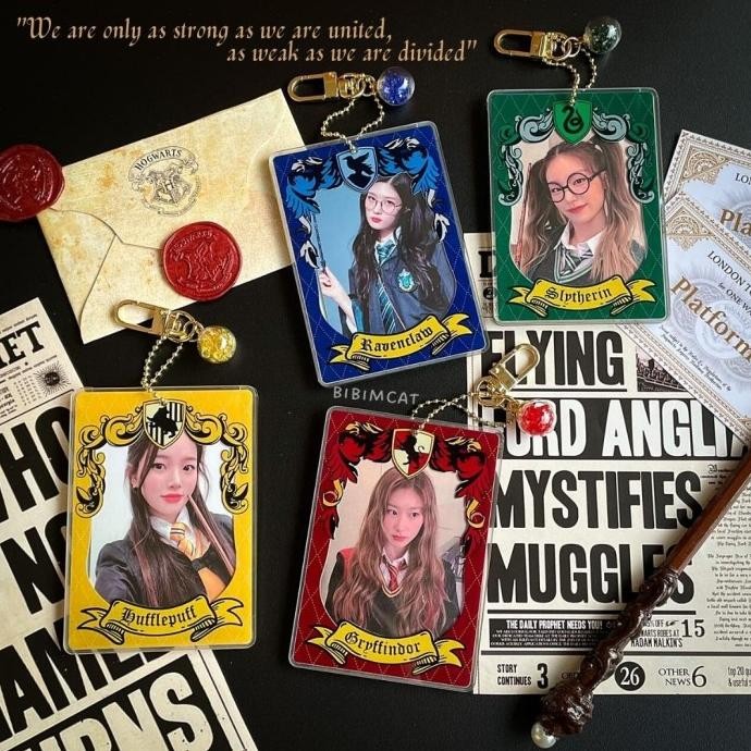 

Hogwarts House Acrylic Card Holder Photocard / PC Frame Tag murah
