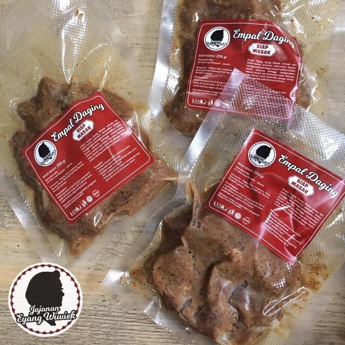 

Promo Empal Daging Sapi Merek Jajanan Eyang Wiwiek (Berat Bersih: 180Gr)