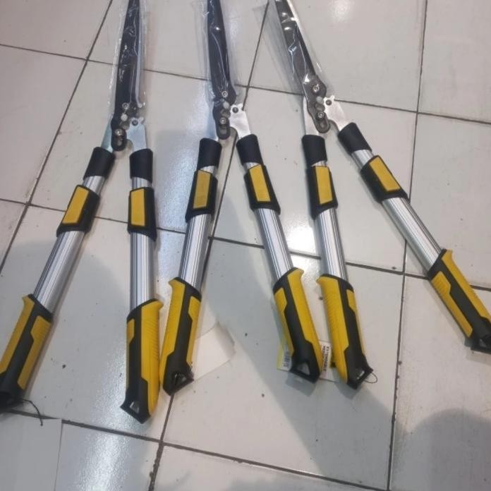 Terlaris Krisbow Gunting Tanaman Gunting Rumput 67 Cm Gagang Aluminium