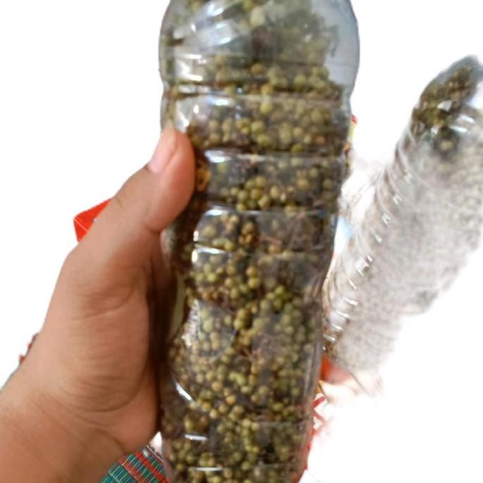 

Buah Andaliman asli bumbu pelengkap masak Arsik