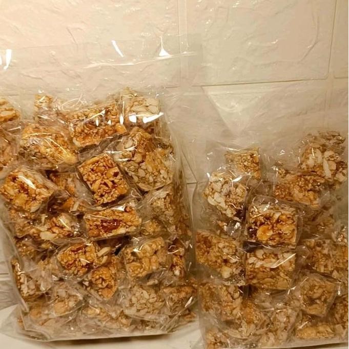 

Terlaris Enting Enting Kacang Wijen Oleh Oleh Khas Blitar