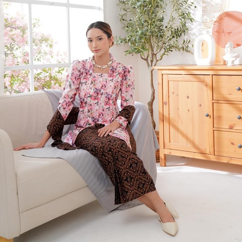 Kebaya Kutubaru Modern Klasik / Kutubaru Klasik Bunga2/Seragam Bridesmaid Murah / Kebaya Kutubaru Bu