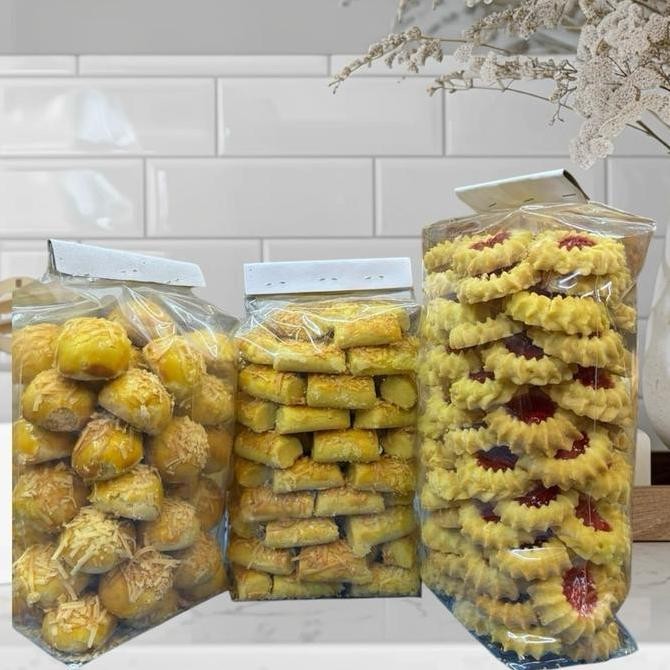 

HIW Snackkings Paket Bundling Kue kering Nastar Kastengel dan Semprit Stawbery spesial dan kue kering lain Bebas Pilih Variant kemasan Plastik berat 1500grm Bisa Request tulis di Pesan Opsional