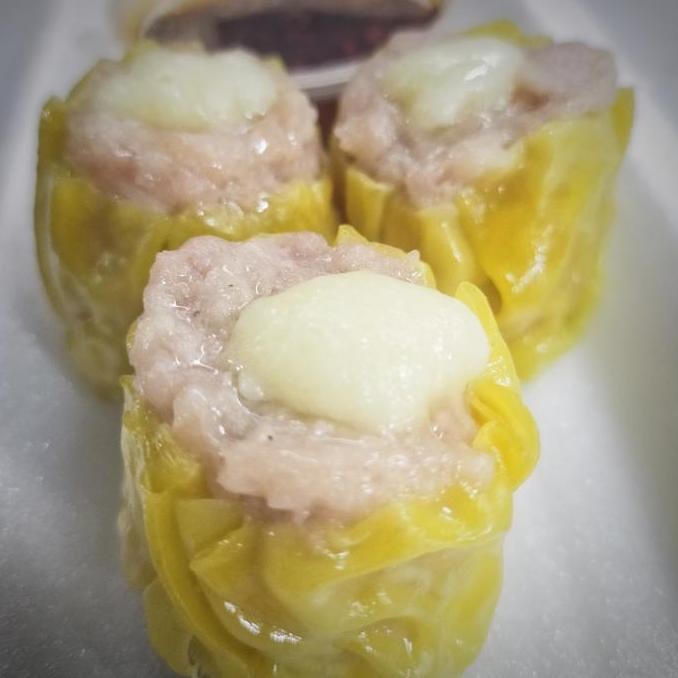 

HIW Siomay Mozarella kulit kuning Frozen isi 12 hallal