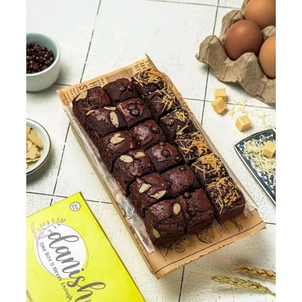 

Danish Fudgy Brownies 20x10 Panggang Nyoklat Banget by danishdapurcake nUg