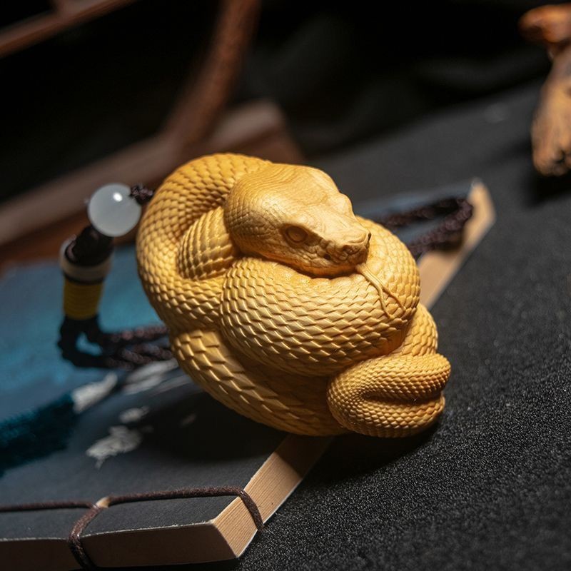 Gantungan Raja Ular Ukiran Kayu Boxwood yang Dibuat Tangan/Ornamen Ukiran Kayu Solid Zodiak Ular Gay