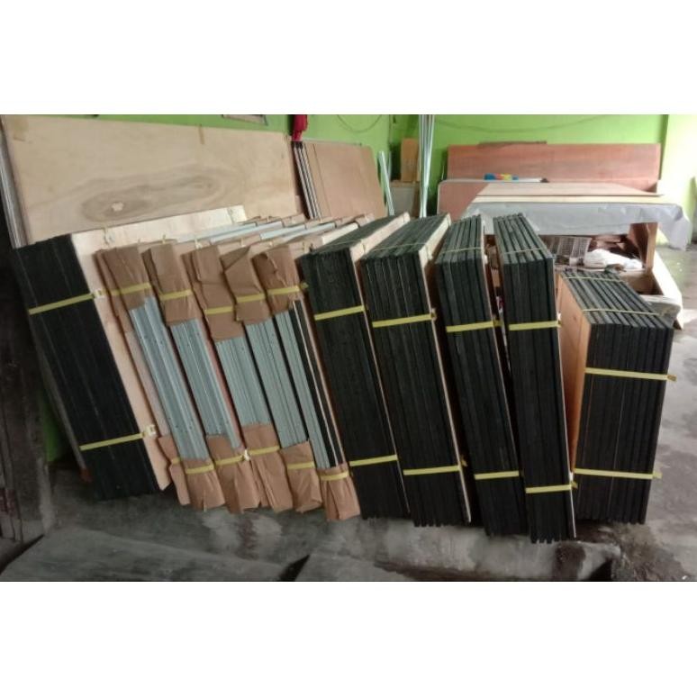 

papan tulis geometri. papan berpetak. papan tulis putih. papan tulis kotak 120 x 80 cm