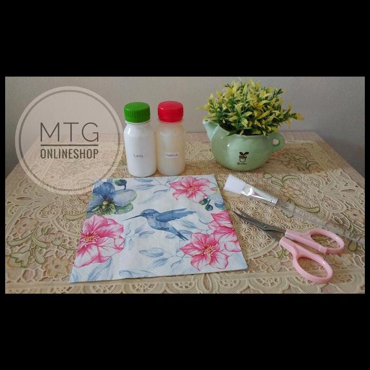 

Terlaris Paket Decoupage Hemat / Tissue Motif, Lem, Varnish Bahan Decoupage Good Quality