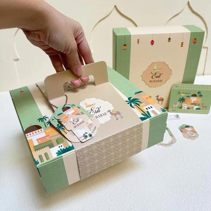 

ready 5 Set Box Sabrina 20x20x6 cm Kotak Kue Box Lebaran Idul Fitri
