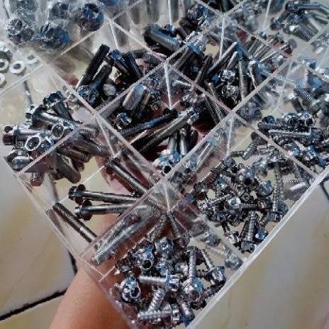 

Terlaris Wadah Baut / Kotak Sekat Sekat / Tempat Pernak Pernik