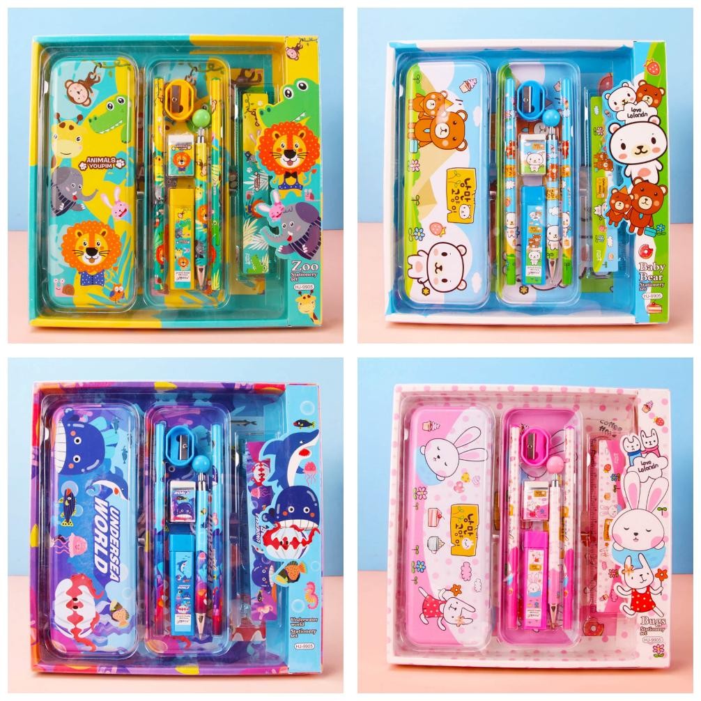 

SET ATK GIFT BOX KIDS ANAK MOTIF ANIMAL RABBIT OCEAN BEAR PENSIL PENGGARIS PENGHAPUS RAUTAN / 1 SET PENCIL HADIAH HAMPERS WARNA WARNI RULER ERASER PENGSERUT CUTE LUCU P10