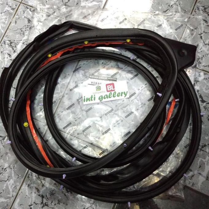 Karet Pintu Belakang Nissan Grand Livina Original