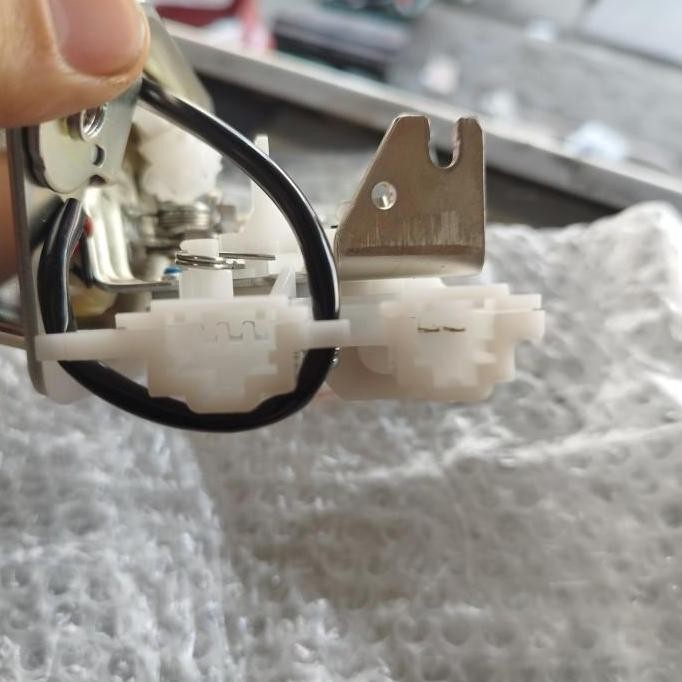 Door Lock Kunci Aktuator Pintu Belakang Bagasi Honda Freed Jazz S RS