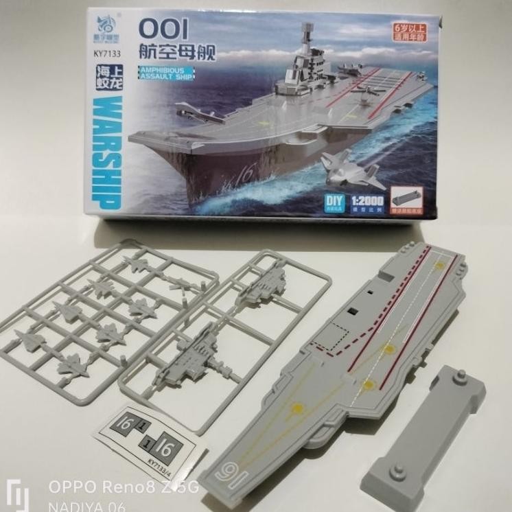 Miniatur Kapal Induk 001 Warship Skala 12 Kapal Induk Military