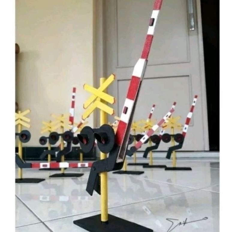 Palang Pintu Kereta Api Mainan Miniatur Palang Pintu Kereta Api AST