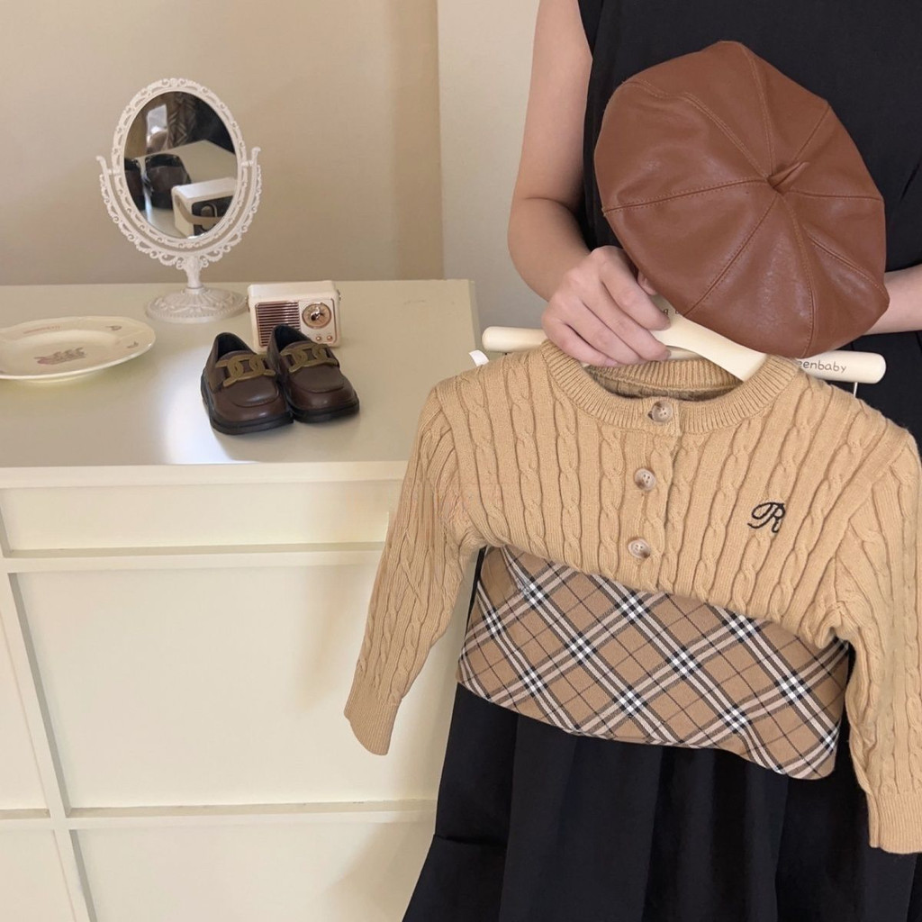 [CCB BABY]Set Dua Potong Kardigan Rajutan Khaki Korea dan Rok Kotak-kotak