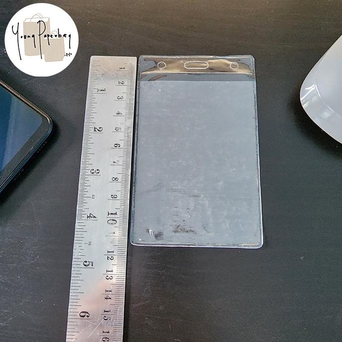 

JH8 Kantong Plastik Mika Cover Nametag Panitia / ID CARD Uk. 7 x 10