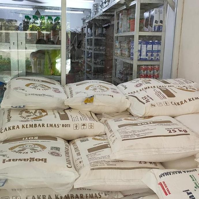

Cakra Kembar Emas Tepung Terigu 25 Kg , Gpjek Grab Only