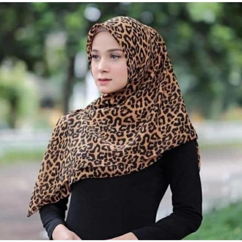 Bahan Terbaik Hijab Square Macan Segiempat Wolfis Motif Macan Leopard Matt Polycotton Wolpeach Harga
