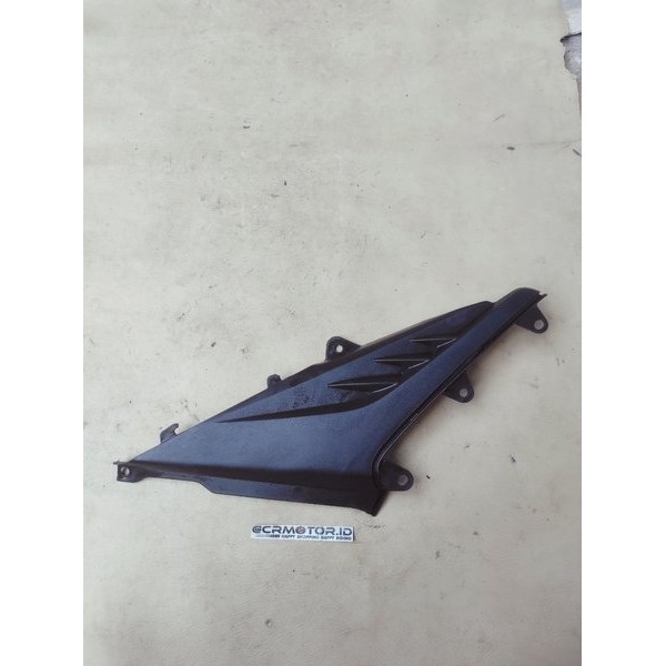 Sambungan Coverside Cover Aki Samping Cover Mesin L Kiri Honda Megapro Mono New Shock Monoshock Ori 