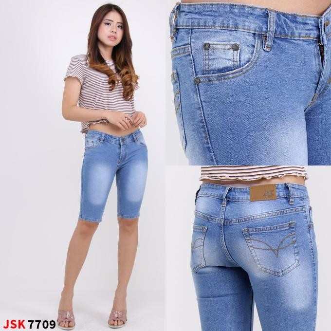 Celana Pendek Jeans Wanita/Celana Jeans Pendek Wanita/Jeans Pendek 3/4 Terlaris