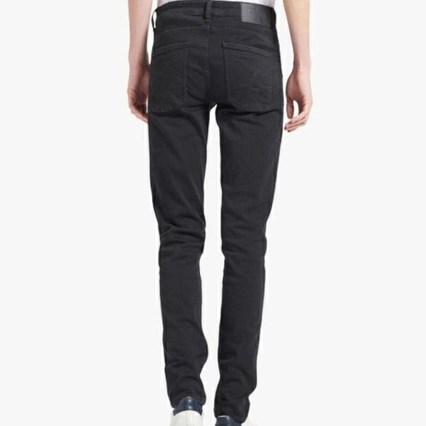 Celana Pria Calvin Klein 059 Jeans Body Taper Original Store_Rulliadi