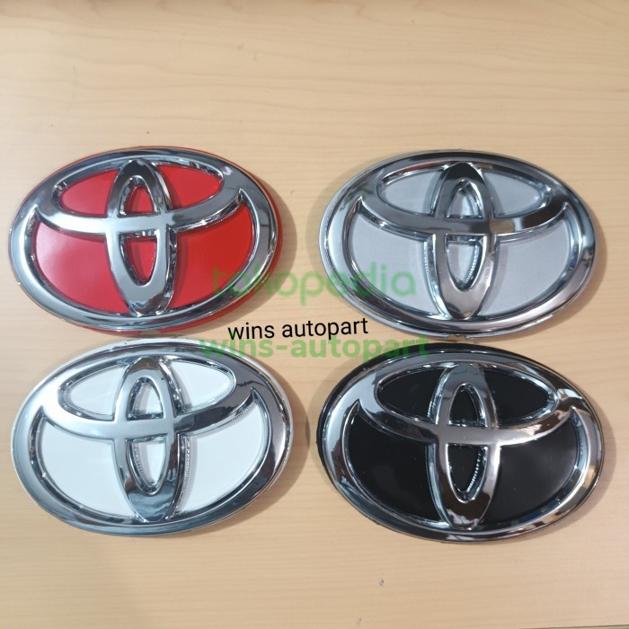 Emblem Logo Toyota Ban Serep Serap Rush