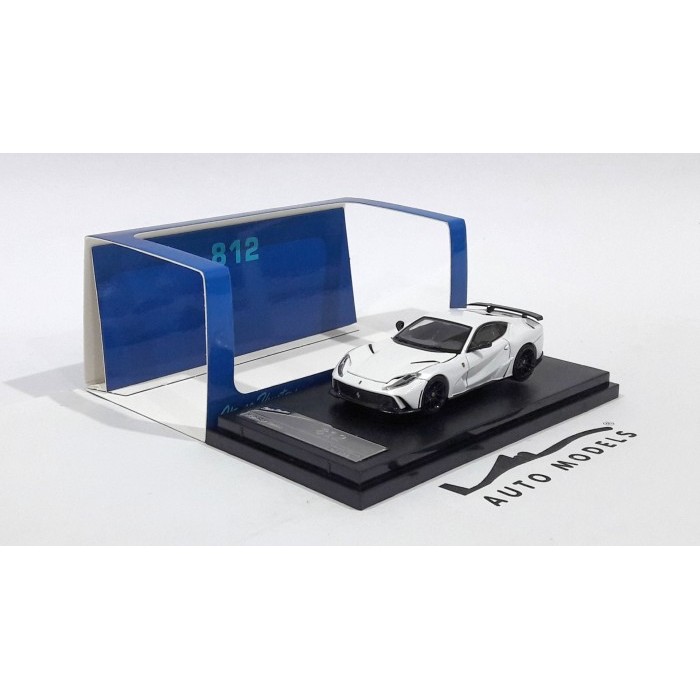 1/64 STANCE HUNTERS FERRARI 812 WHITE