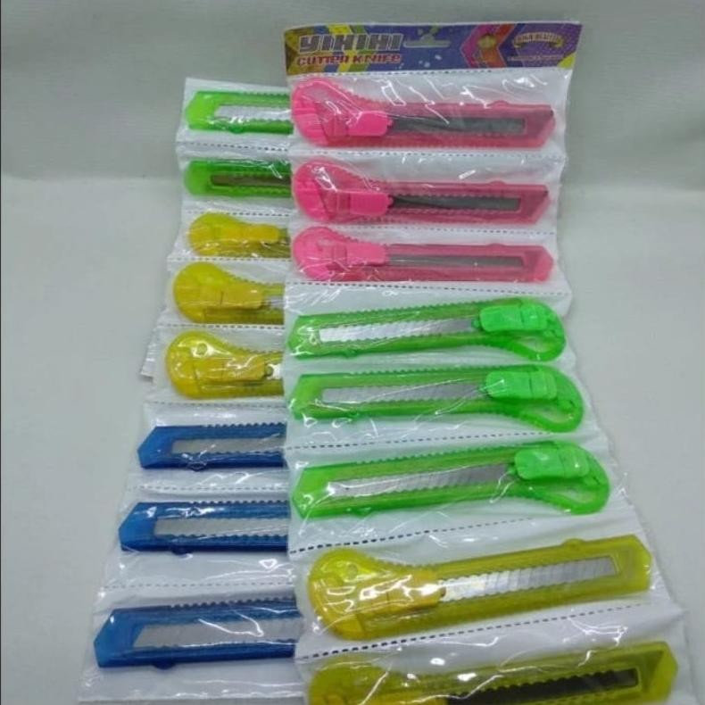 

Terbaru *Grosir* Cutter Bening Besar Renteng (12Pcs)