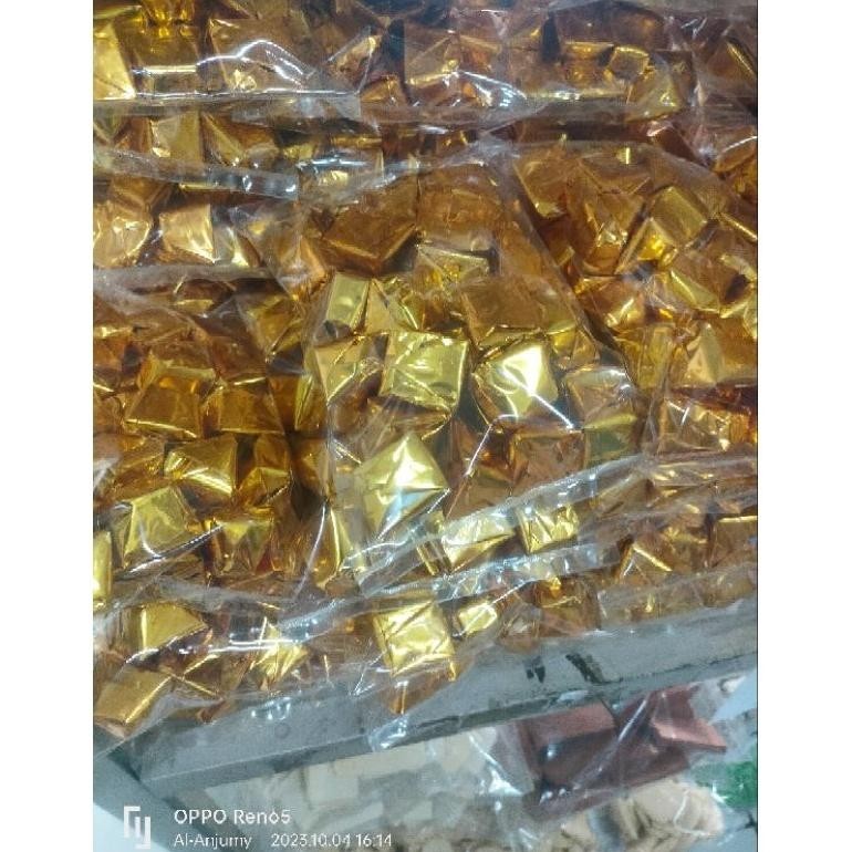 

wdr-75 Coklat Silverqueen Pyramid Leburan/ Coklat Kiloan Murah