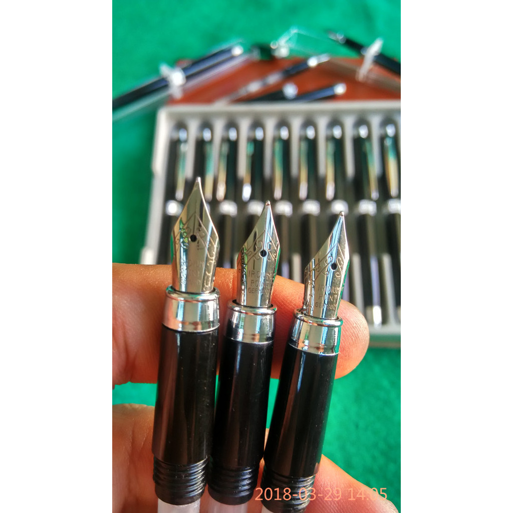 

BIG SALE PENA KLASIK .IRIDIUM POINT GERMANY HITAM. FOUNTAIN PEN TINTA ISI ULANG KODE 337