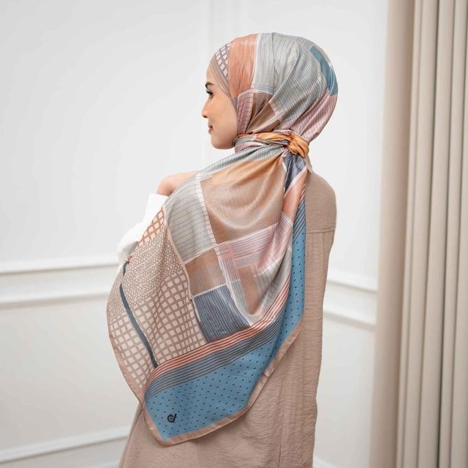Spesial Hijab Deenay Motif Segi Empat Hikaru Series