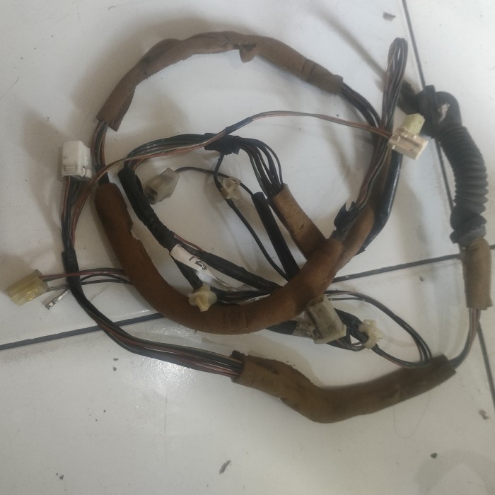kabel pintu bagasi suzuki apv