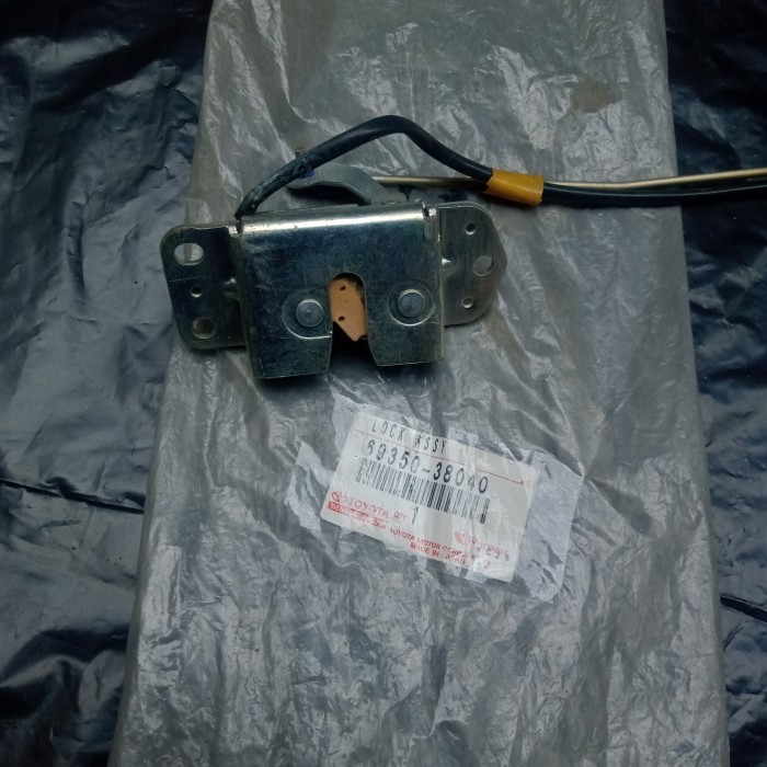 lock Assy,doorlock bagasi kijang kapsul 7k original