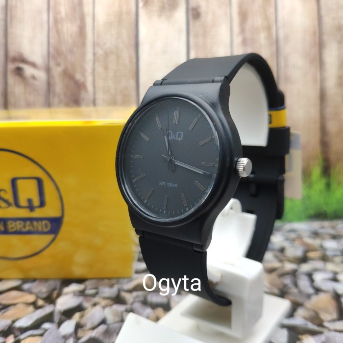 Q&Q QQ Analog Jam Tangan Pria Strap Karet Hitam VS50J017Y Original