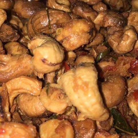 

KACANG METE PEDAS MANIS DAUN JERUK Camilan Goreng