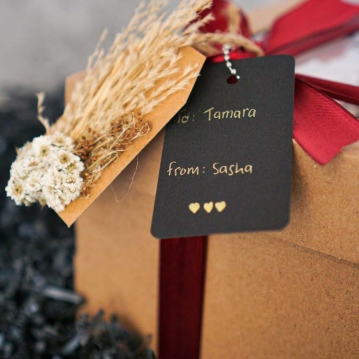 

GIFT HAMPERS/ BIRTHDAY/ WEDDING/ PLEASE BE HAPPY!