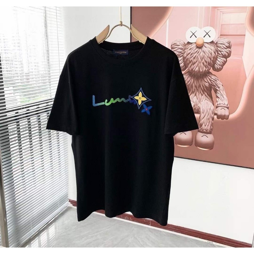 BAJU KAOS PRIA HITAM LENGAN PENDEK BAJU SANTAI KEREN JALAN JALAN PRIA BAJU DISTRO PRIA MOTIF